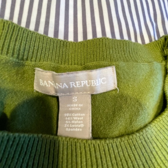 Banana Republic Striped Sweater - Picture 2 of 3
